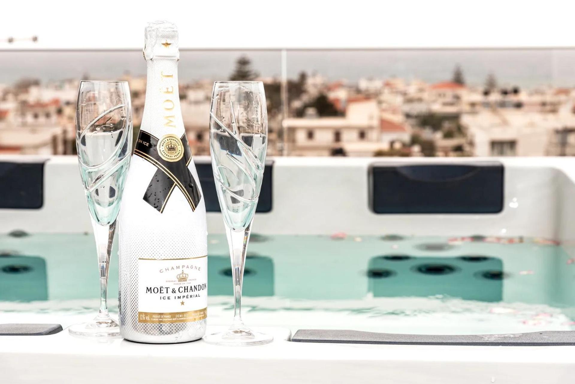 Sapphire Blue Suites Kíssamos Eksteriør bilde